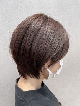 ダブルオオガキ (W-ogaki) つやつや丸みショート×コーヒーブラウン