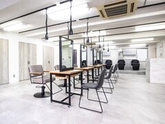 Academy Salon E 代々木店 【アカデミーサロン イー】