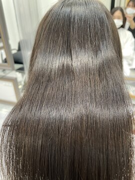 エスカーラ 表参道(THE ESCALA) @aidaman321 髪質改善/髪質改善縮毛矯正/髪質改善トリートメント