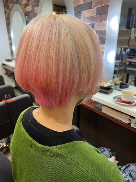 ヘアー リードレス(hair Re:dress) ホワイト×ピンクグラデーションカラー丸みボブブリーチ