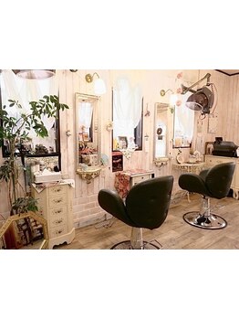 驚きの技術《髪質改善カット》N.Y/ロンドンで修業を積んだオーナーが手掛ける知る人ぞ知る隠れ家サロン♪