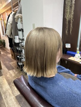 ルアン(Luan) アディクシーカラー×ホワイトベージュ