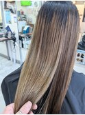ブリーチヘアも髪質改善ストレートでツヤツヤに！