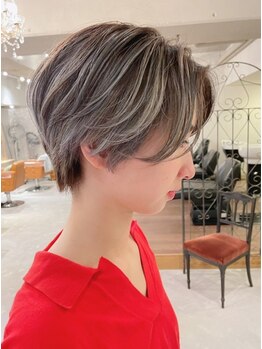 アメリ(amelie)の写真/イメージチェンジはお任せ♪小顔魅せ効果や、首に綺麗に沿う襟足の毛先までこだわりおしゃれなスタイルに◎