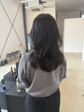 ビーヒアナウ N゜03 金沢駅西店(BE HERE NOW) 【レイヤーカット×セミロング】