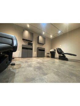 髪と心の健康をサポート◎洗練された上質な空間で、髪も心も癒されるサロンタイムをご提供いたします。