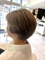 サロンドユーウ ガール(SALON DE YOW GARE) ナチュラルハイライト×丸みショート
