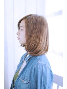 トランクイル サフリック(TRAN9UIL safric) 20代・30代・40代 ワンカールフェザーミディ