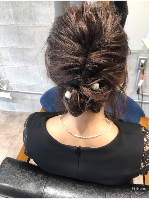 ヘアセット　こなれ感　くるりんぱアレンジ