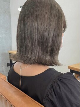 カルテット(Quartetto) 切りっぱなし/ハイライト/ケアブリーチ/白髪染め[八王子駅]