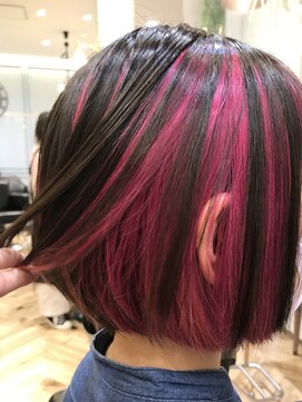 ビーエリアプレミアータ(BE AREA PREMIATA) 鮮やかピンクのインナーカラー