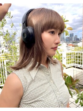 シータ(sheta) 【sheta/表参道】ハイトーンウルフショートレイヤー外はねボブ