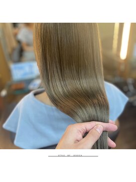 アパルトメント ジェシカ(l'appartement de Jessica) 艶髪グレージュ