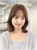 くびレイヤーエモージュグレーベージュレイヤーミディアム