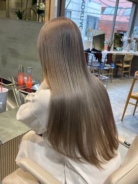 リムレスバイサンク 万代 新潟駅(LIMLESS by cinq) ミルクティーベージュレイヤーインナーカラーグレージュカラー