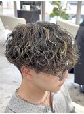熊本メンズカット 波巻きパーマ 金メッシュ MEN'S HAIR