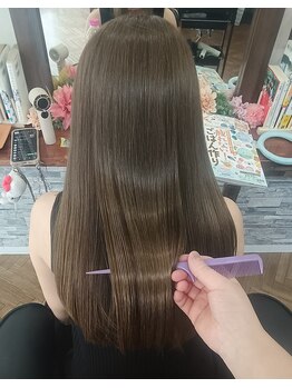 クロエヘアー(Chloe hair)の写真/髪のダメージやクセを見極め一人一人に合ったトリートメントをご提案♪髪の芯から潤い溢れる美髪へ。