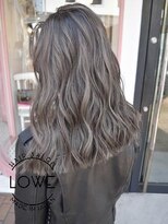 ルーヴェ(LOWE)&nbsp;外国人風ハイライトのナチュラルベージュでお洒落に可愛く