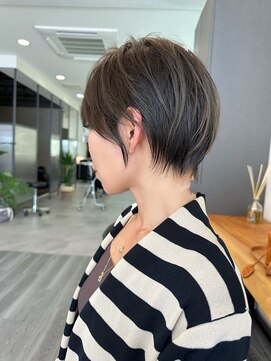 ビューエヒメ(VIEW EHIME) 大人ラフウェーブ外ハネボブダークブラウンスウィングショート