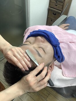 サムソンアンドデリラ ギブ(samson&delila give)の写真/プライベート空間の落ち着く空間でメンズの髭・眉のお手入れで清潔感×好印象★レディースシェーブも対応◎