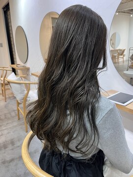 アイ 代々木公園(aye) オリーブカラー×ウェーブ巻き