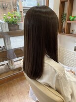 スローリー(slowly) キレイ系/ロングヘア/超高濃度水素カラー