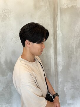 リリアーナ(LILIANA) センターパート　メンズ縮毛矯正　流れる縮毛矯正