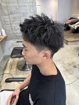 リット(lit.) MEN’S HAIR/ブルーブラック/フェザーパーマ/守谷