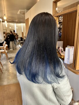 黒髪インナカラーアッシュネイビー暗めカラー