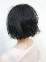 ウィロー(WILLOW)&nbsp;【WILLOW】モード感の漂った切りっぱなしボブ(井下貴史)