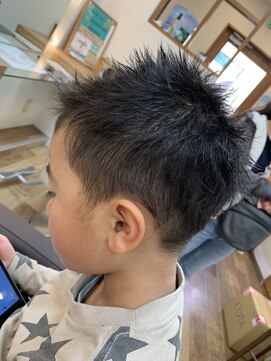 ヘアーゾーン ハチマルハチ 登戸駅前店(Hair Zone 808) キッズカット