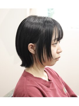 ウィスカーヘアー(whisker hair) ウルフボブ
