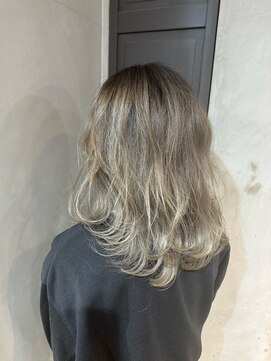 アクト 三鷹店(ACT) シルバーグレージュ バレイヤージュ