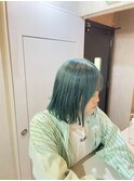 オリーブグリーン