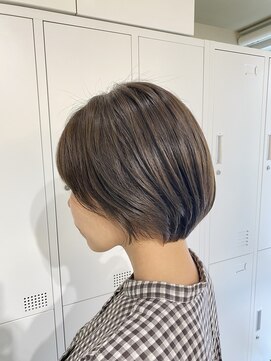 エレン 池袋(ElEn.) 似合わせボブ・ミディアム ×