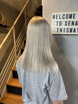 ジーナ(XENA) ホワイトブロンド デザインカラー