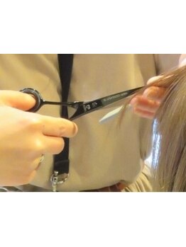 今まで要望をうまく伝えられなかった方にこそお越しいただきたい…！髪のお悩みの原因をじっくり探ります。