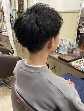 コアフィールフィス(COIFFURE fils) 【見附　今町】センターパート　ショート　似合わせ