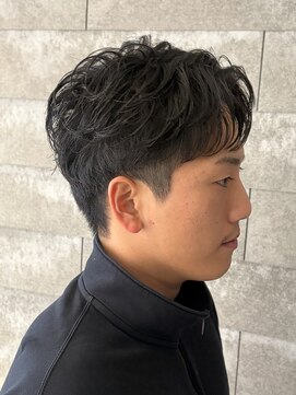 ニアウ 伊勢崎連取店(Niau) [MEN’S HAIR/フェザーパー/刈り上げセンターパート/伊勢崎連取]