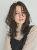 【顔タイプフェミニン20代】色っぽレイヤー×オリーブグレージュ