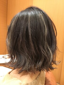 リゼル ユア 渋谷(RISEL YUA) ディープグレージュ×シルキーホワイト×ハイライト