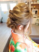 ラニ カモガワ(LANI kamogawa)&nbsp;ルーズ×編み込みアップヘア