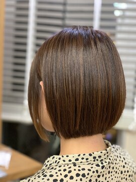 オロ(ORO) 【ORO】耳かけ前下がりマニッシュボブ（さがら）