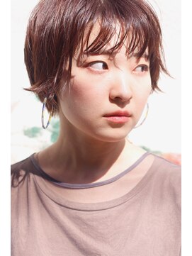 トプカピ(TOPCAPI) ヌーディで自然体なベージュのマッシュボブ