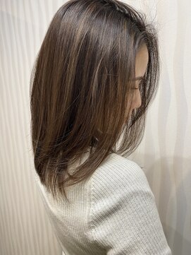 イーラヘアー(ERA HAIR) 小顔ミディ×グレージュ×ナチュラルハイライト