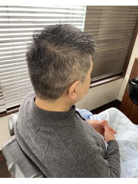 ソウ ヘアーワークス ヤマザキ(想 Hair works YAMAZAKI) 6ミリ刈り上げ上はエアリーカット