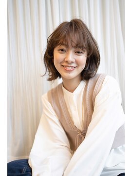 マグノリア オモテサンドウ(MAGNOLiA Omotesando) 軽やかなくびれレイヤーボブルフ・・・HINATA