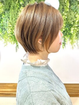 ビューブルー 亀戸錦糸町(VIEW BLUE) 美髪シアーカラーピンクブラウンショートカット切りっぱなしボブ