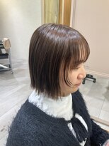 クク(coucou)&nbsp;透明感ベージュカラー×コンパクトボブ