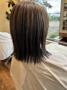 パコ(Paco) 【徳島美容室PACO】切りっぱなしボブ×インナーカラー